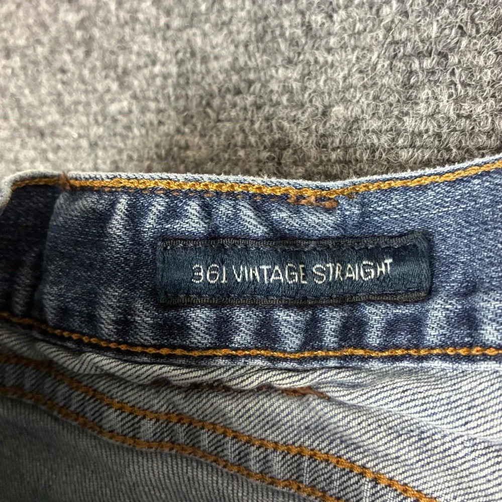 Lucky Brand 361 Vintage Straight Jeans Mens Size 34x32 Blue Candian Denim Fabric